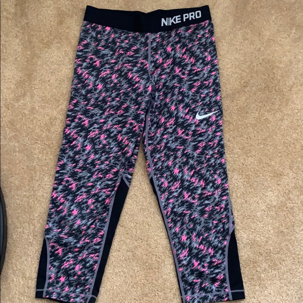 Nike Pro Capri - Picture 2 of 4